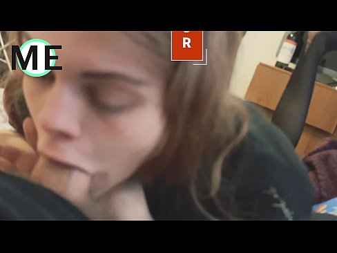 ❤️ Πούτσος στο λαιμό της, σκισμένο καλσόν και σκισμένα τακούνια ☑  στο el.pornsexer.ru ❌❤
